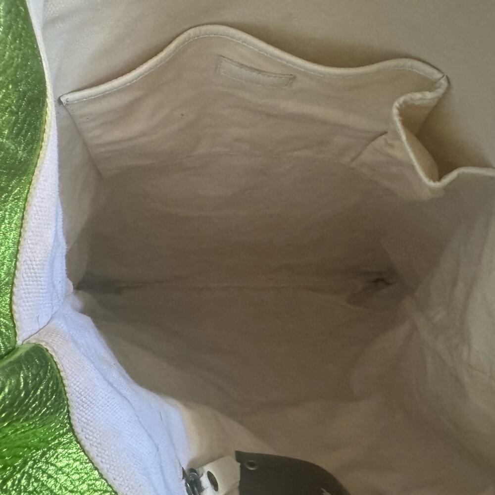 Burberry Prorsum Metallic Green Leather Tote Bag - Picture 13 of 16